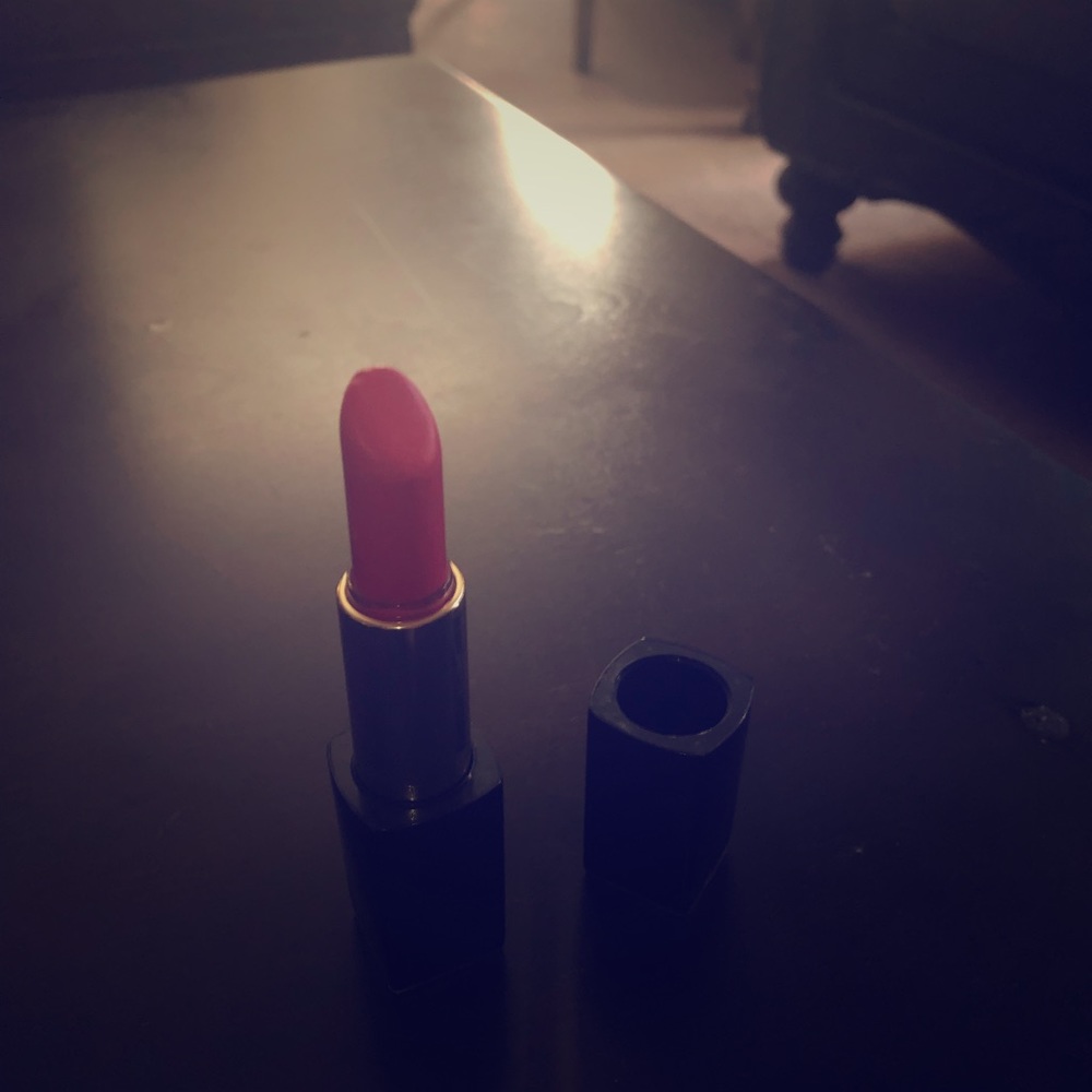 Estée Lauder lipstick 261 never enough